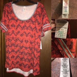 NWT Lularoe Classic T